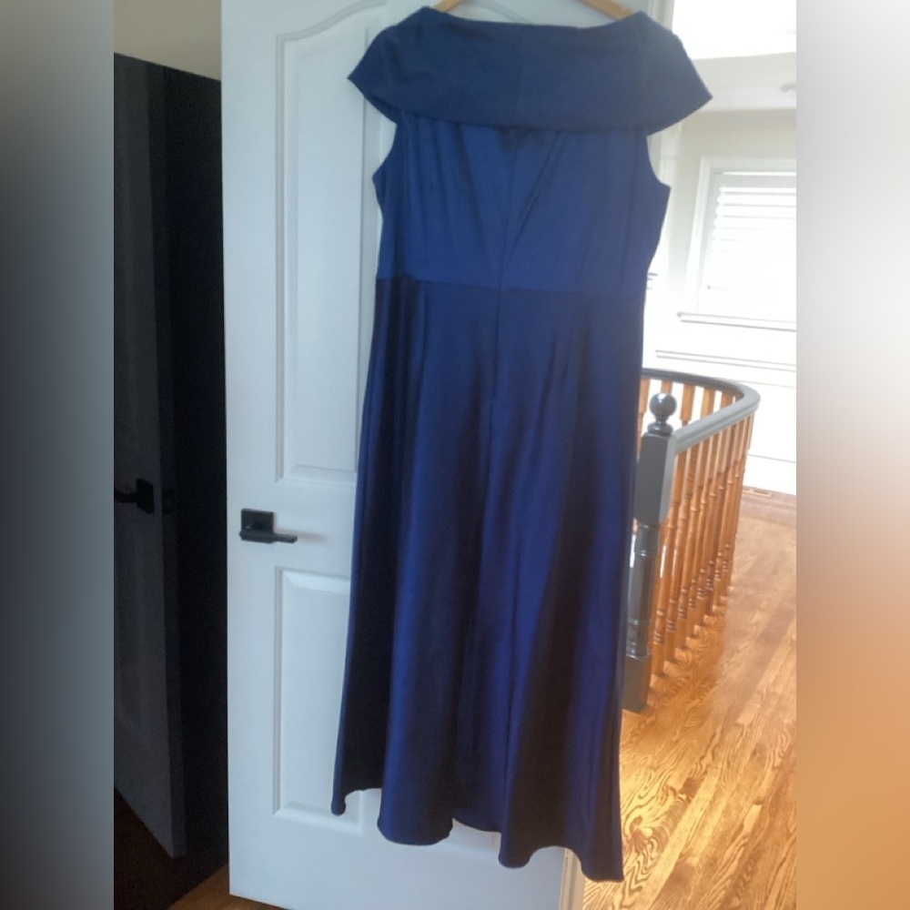Women’s long evening dress - Picture 2 of 6